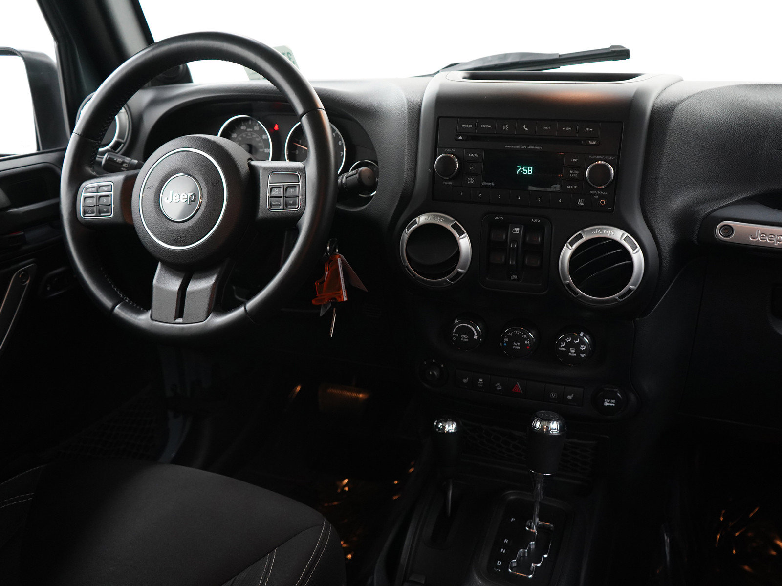 Used 2014 Jeep Wrangler Unlimited Sahara w/ Connectivity Group image 12