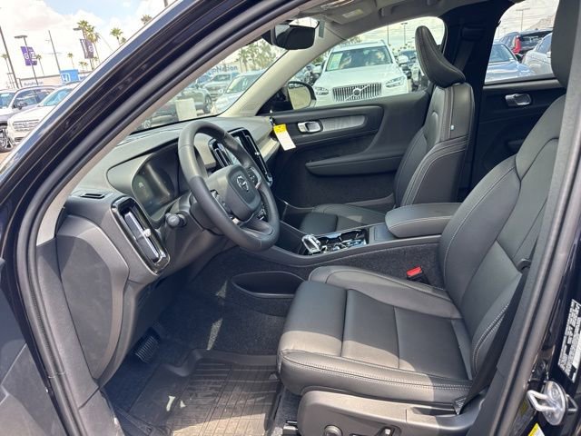 New 2025 Volvo XC40 B5 Plus w/ Protection Package Premier image 11