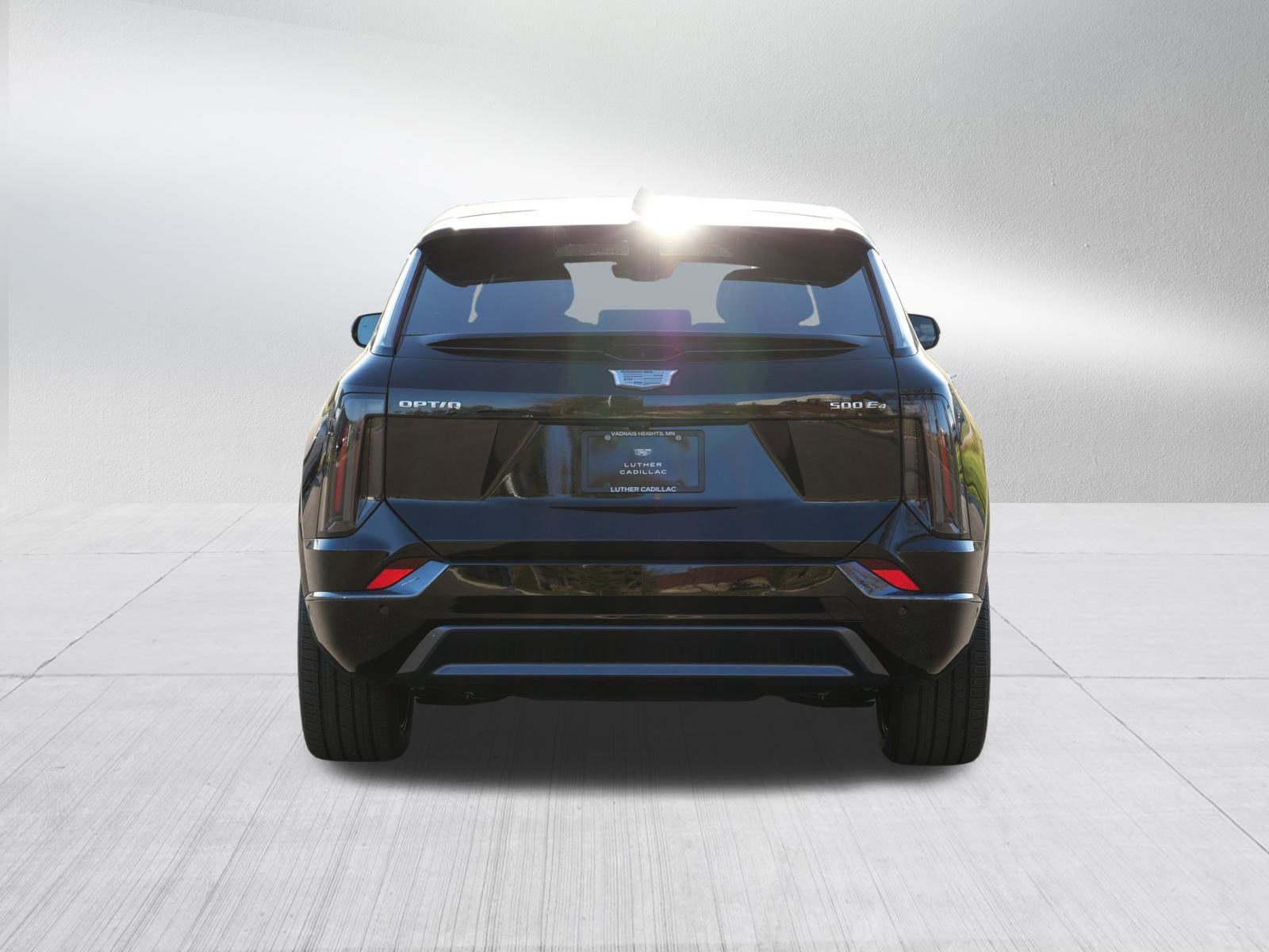 Used 2025 Cadillac Optiq Sport 2 w/ LPO, ONYX Package image 5