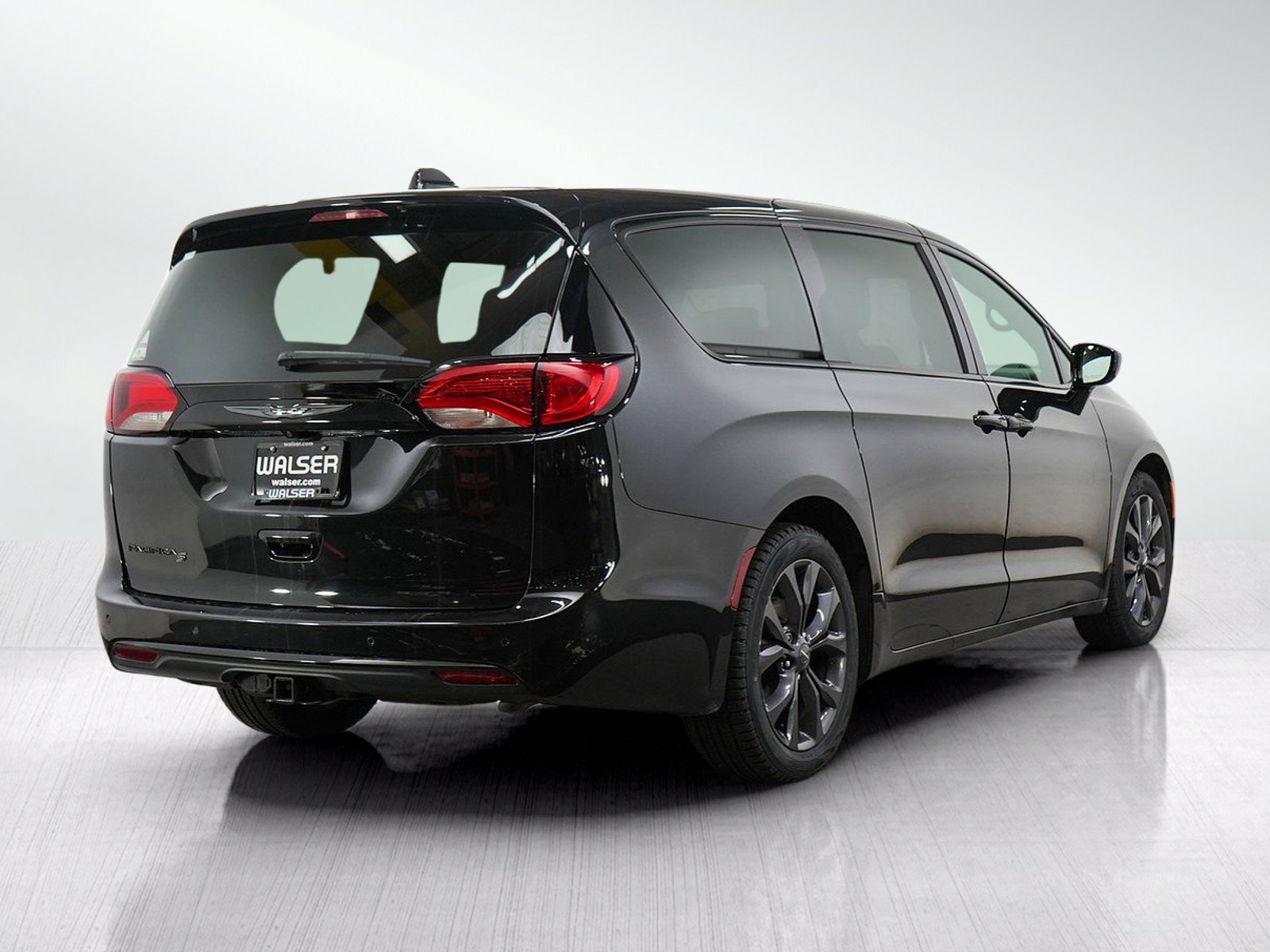 Used 2019 Chrysler Pacifica Touring Plus FWD image 5