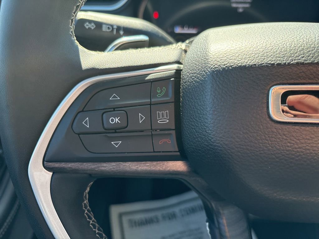 Used 2023 Jeep Grand Cherokee L Limited AWD/4WD image 11