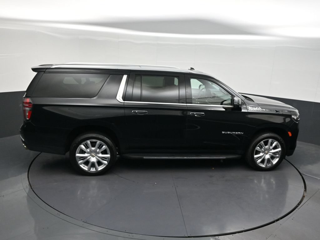 Used 2023 Chevrolet Suburban High Country RWD image 17