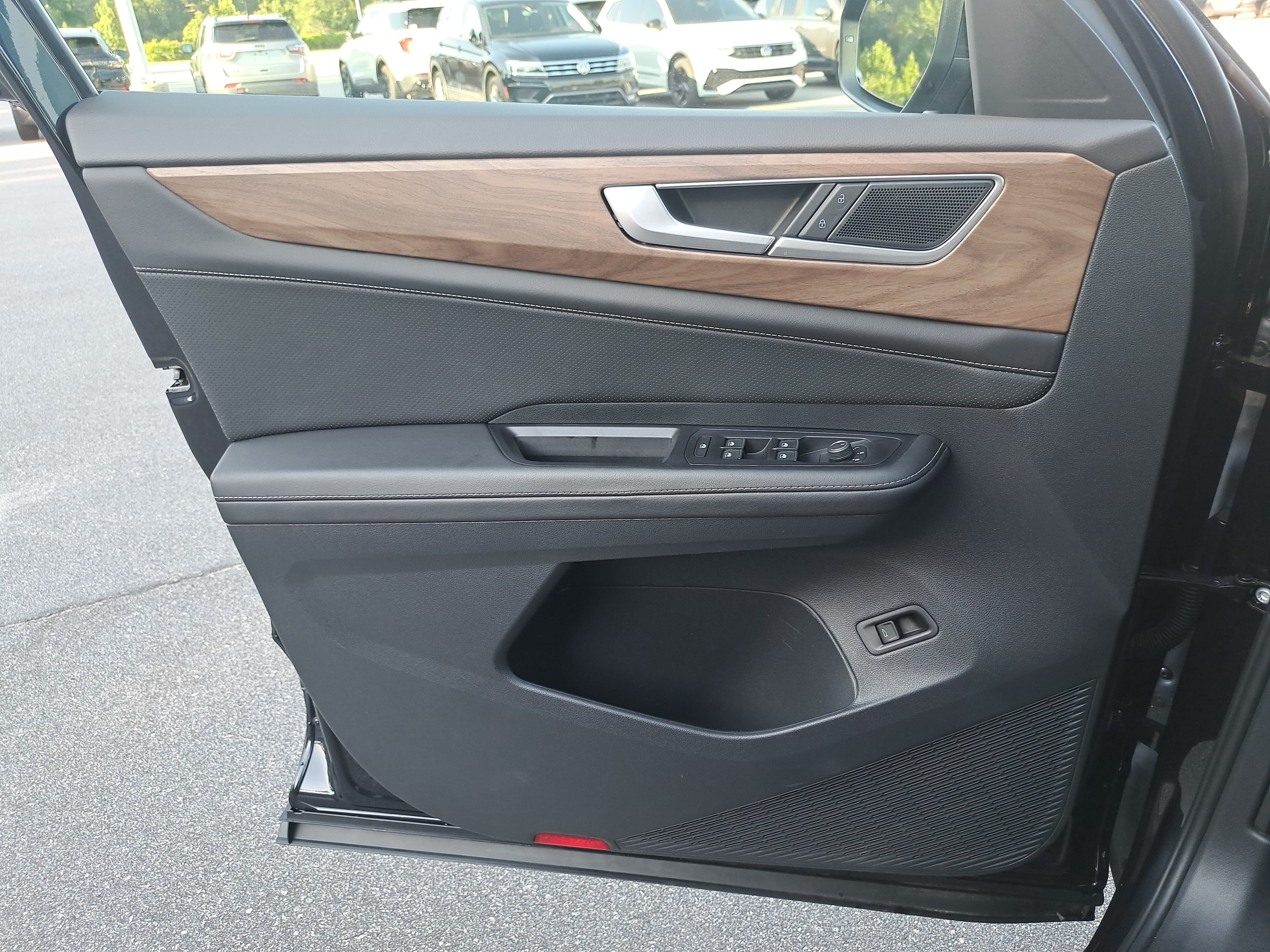 Certified 2026 Volkswagen Atlas SE w/ Panoramic Sunroof Package FWD image 29
