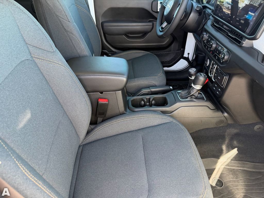 Used 2025 Jeep Wrangler Sport S image 12