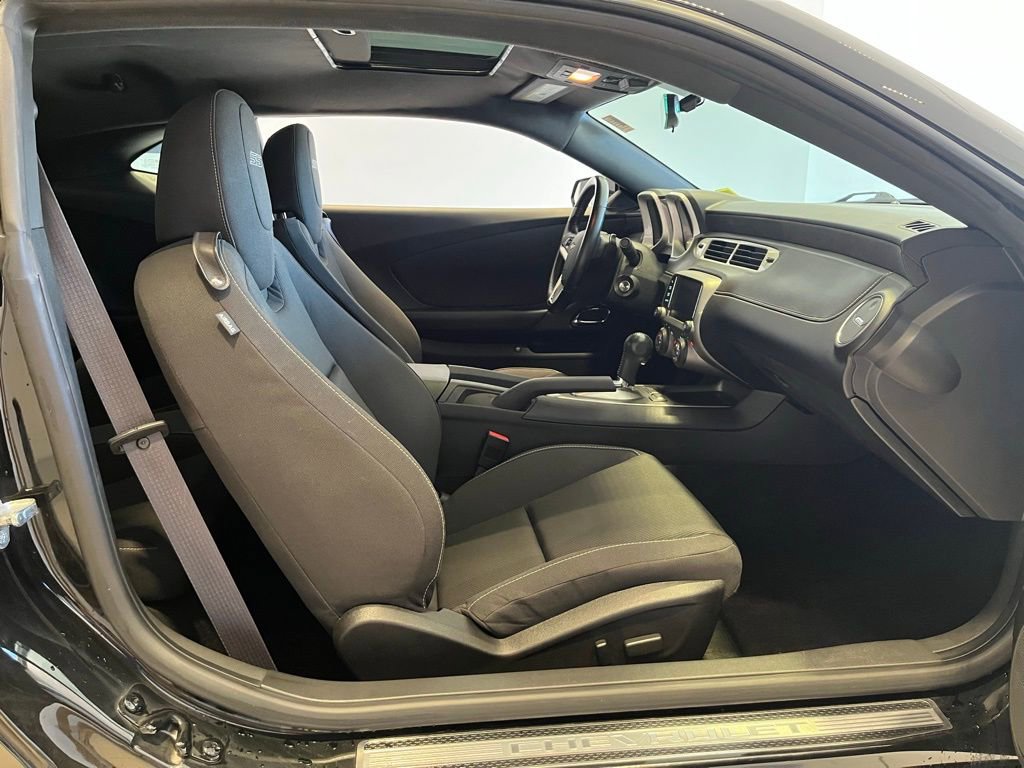 Used 2014 Chevrolet Camaro SS w/ RS Package RWD image 21