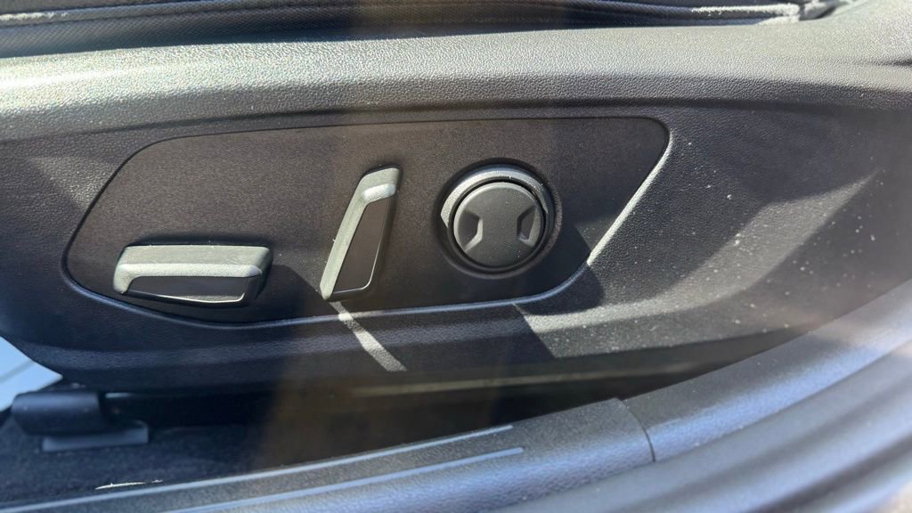 Certified 2023 Hyundai Elantra Limited FWD image 18