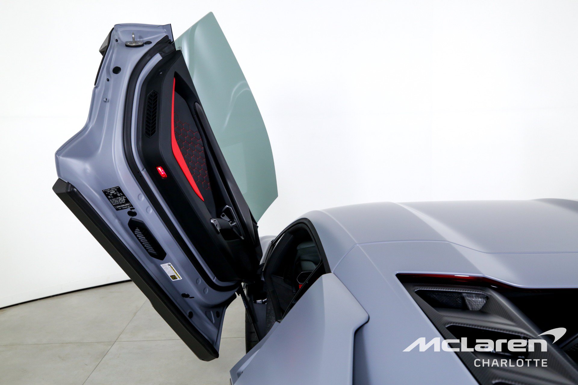 Used 2024 Lamborghini Revuelto AWD/4WD image 11