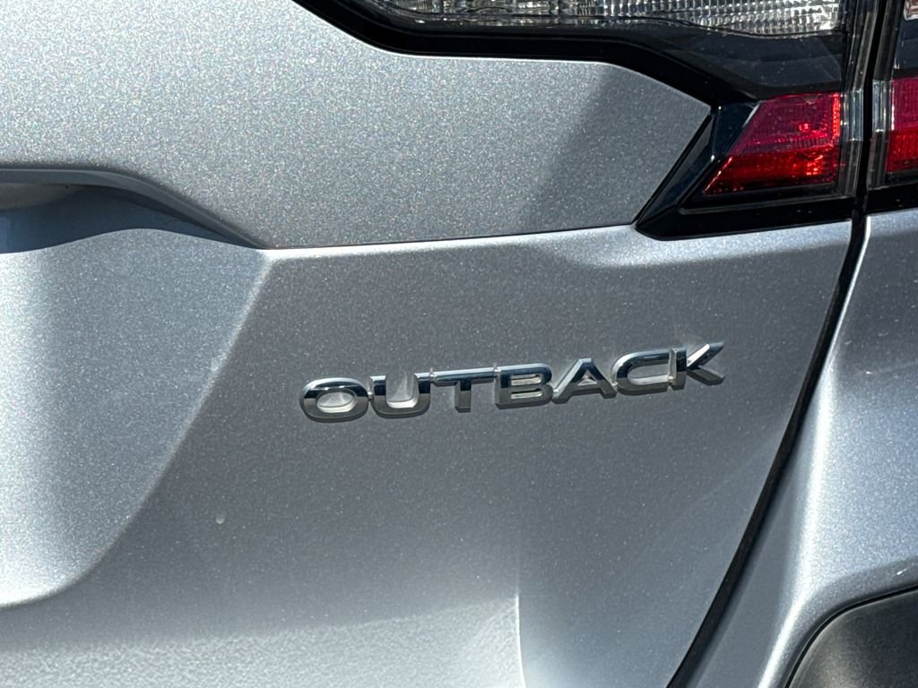 Used 2023 Subaru Outback Limited AWD/4WD image 9