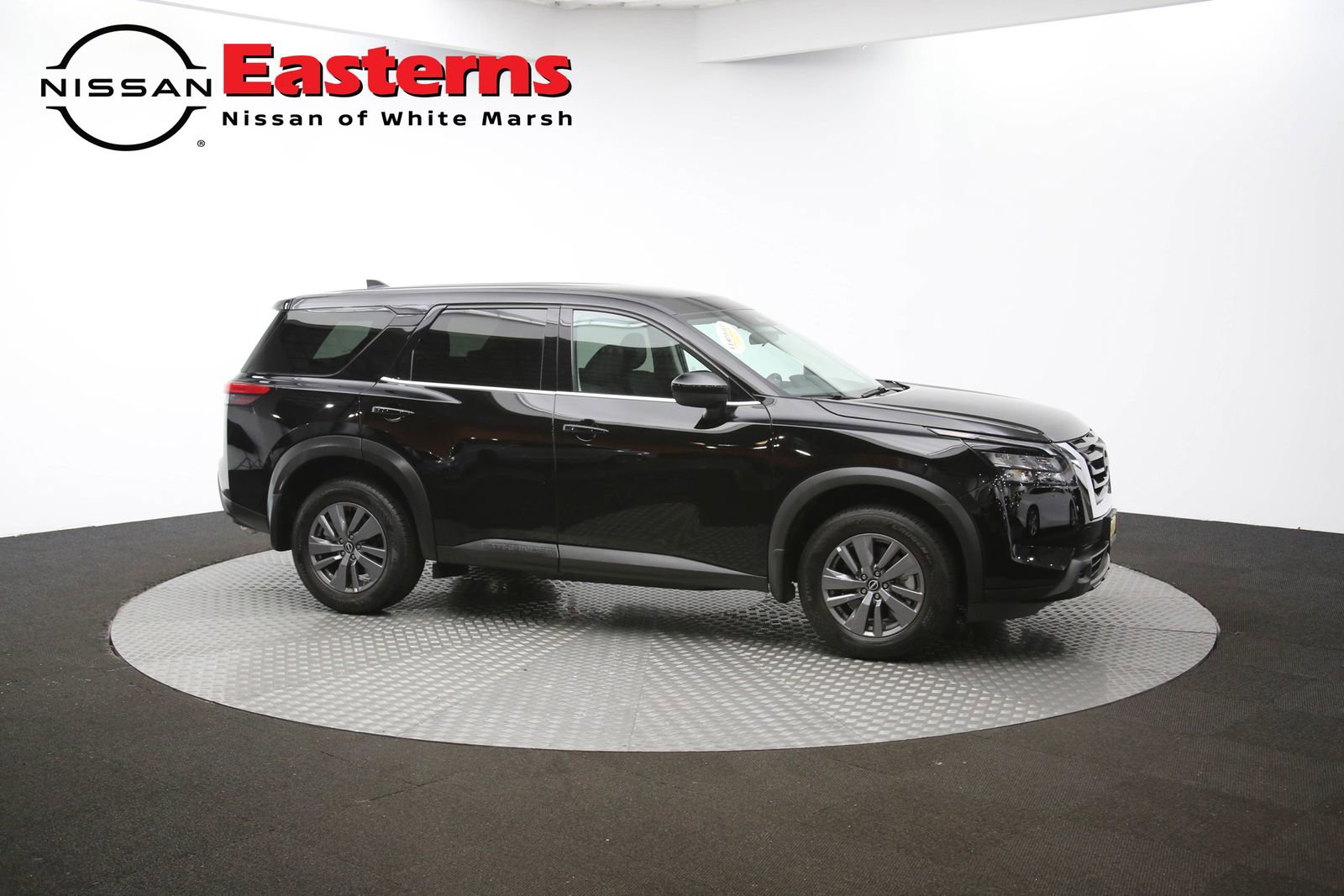 Used 2025 Nissan Pathfinder S image 67