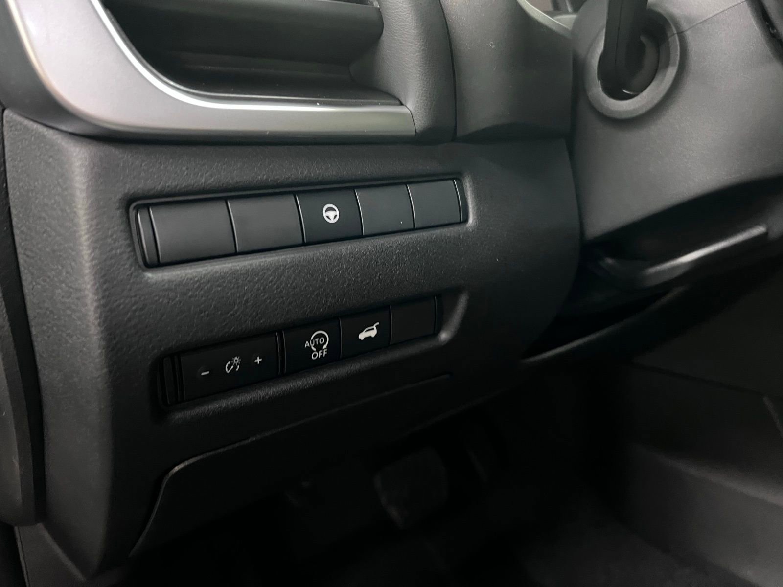 Certified 2025 Nissan Rogue SV w/ SV Premium Package image 18