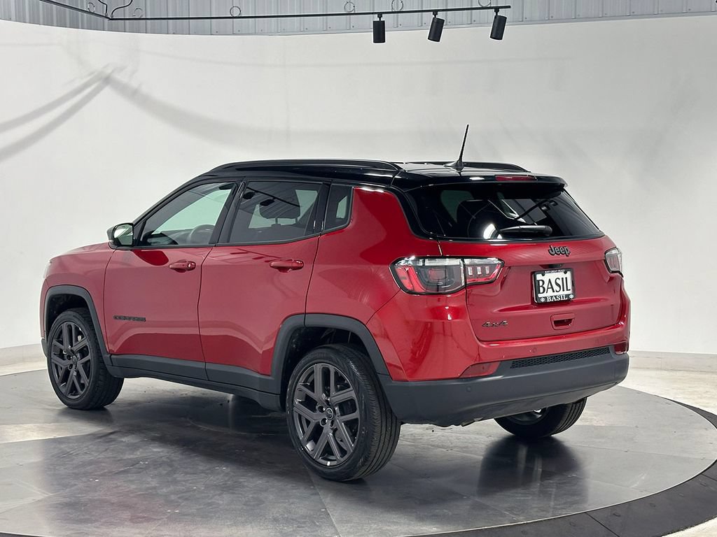 Used 2026 Jeep Compass Limited AWD/4WD image 14