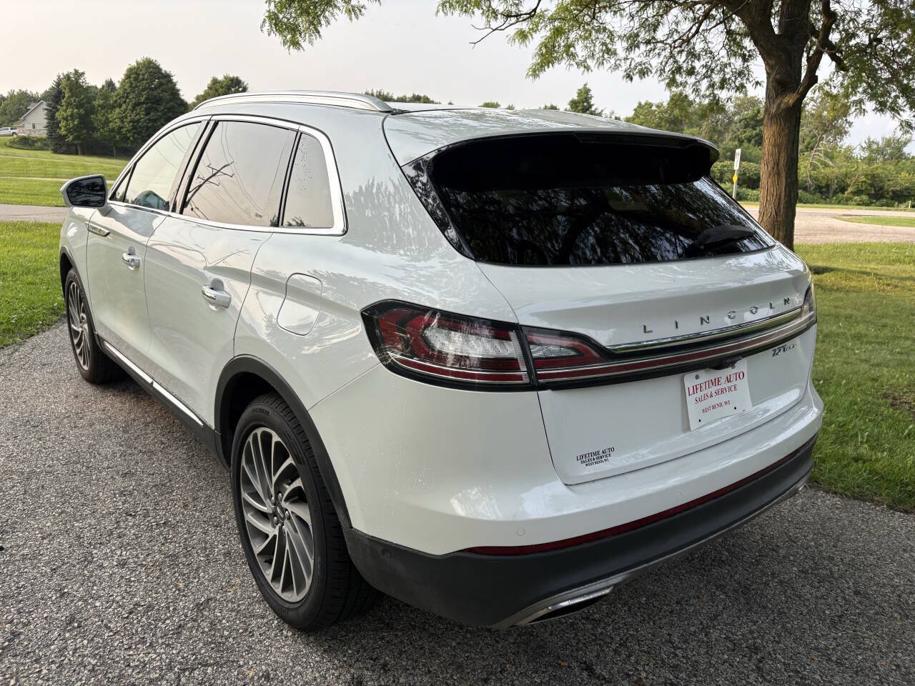 Used 2020 Lincoln Nautilus Reserve w/ Equipment Group 201A AWD/4WD image 3