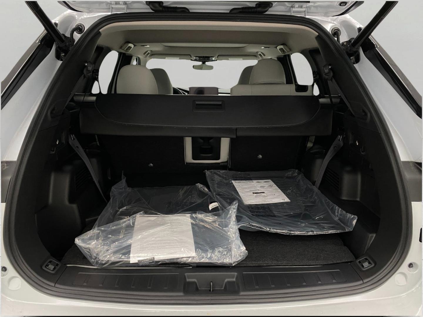 New 2026 Mitsubishi Outlander SEL image 5