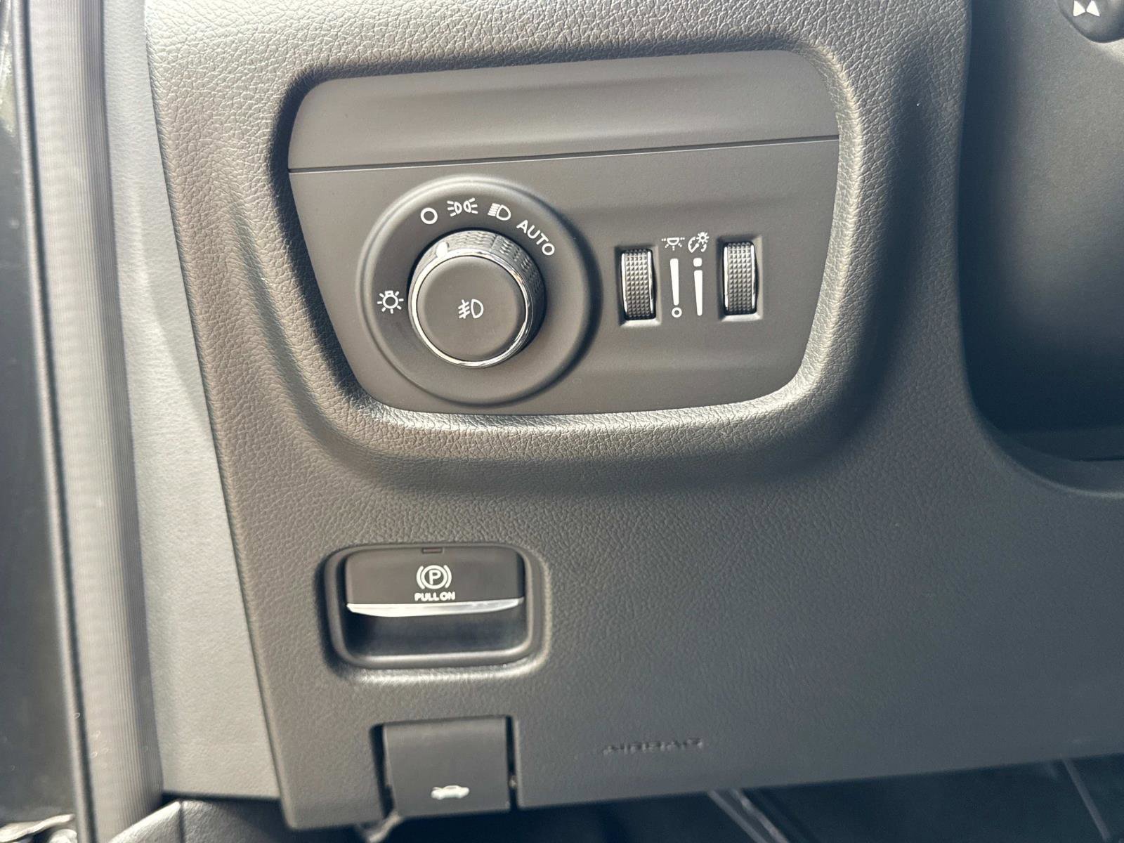 Certified 2022 Jeep Grand Cherokee L Overland image 33