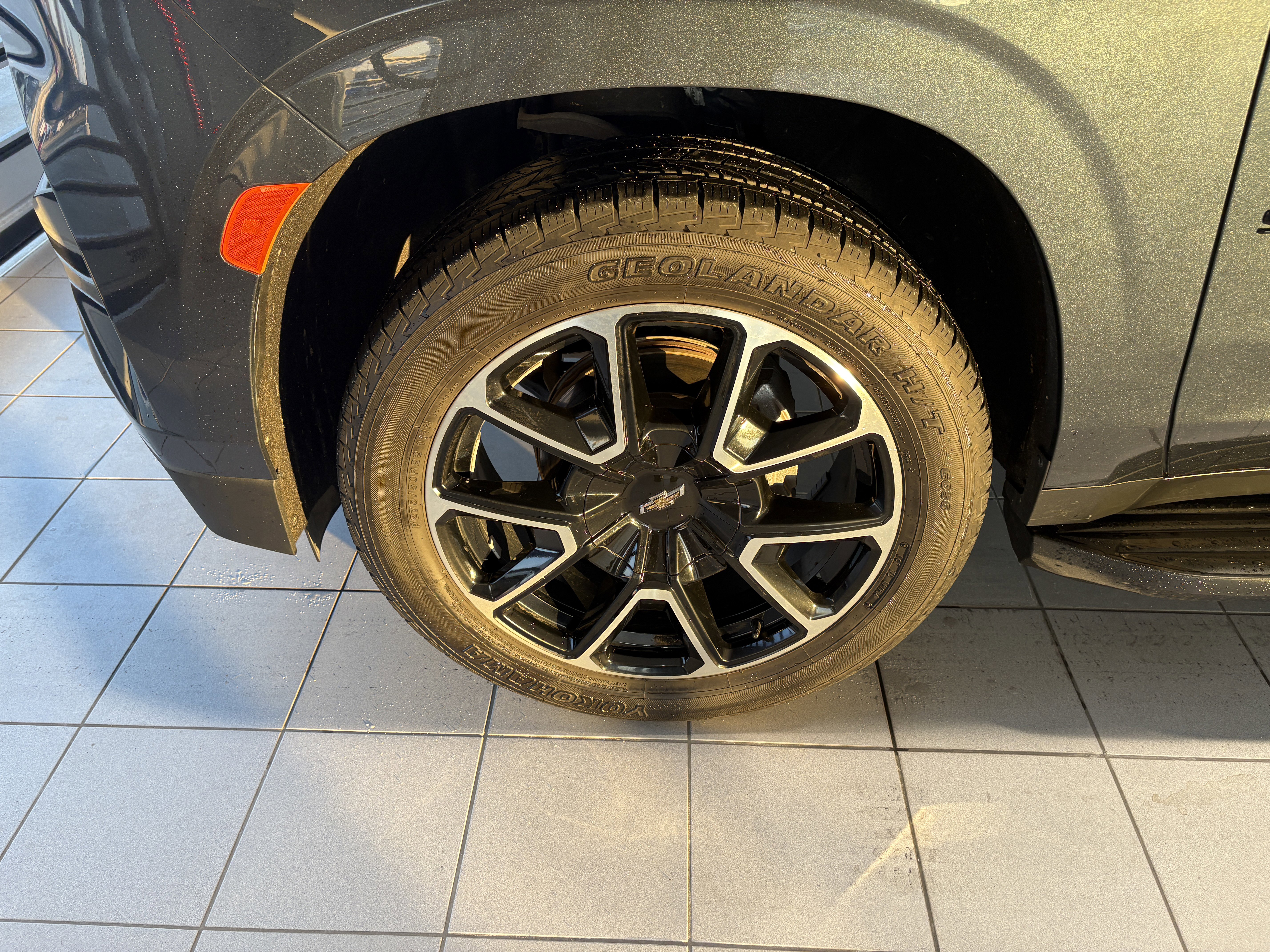 Used 2021 Chevrolet Suburban RST w/ Luxury Package image 9