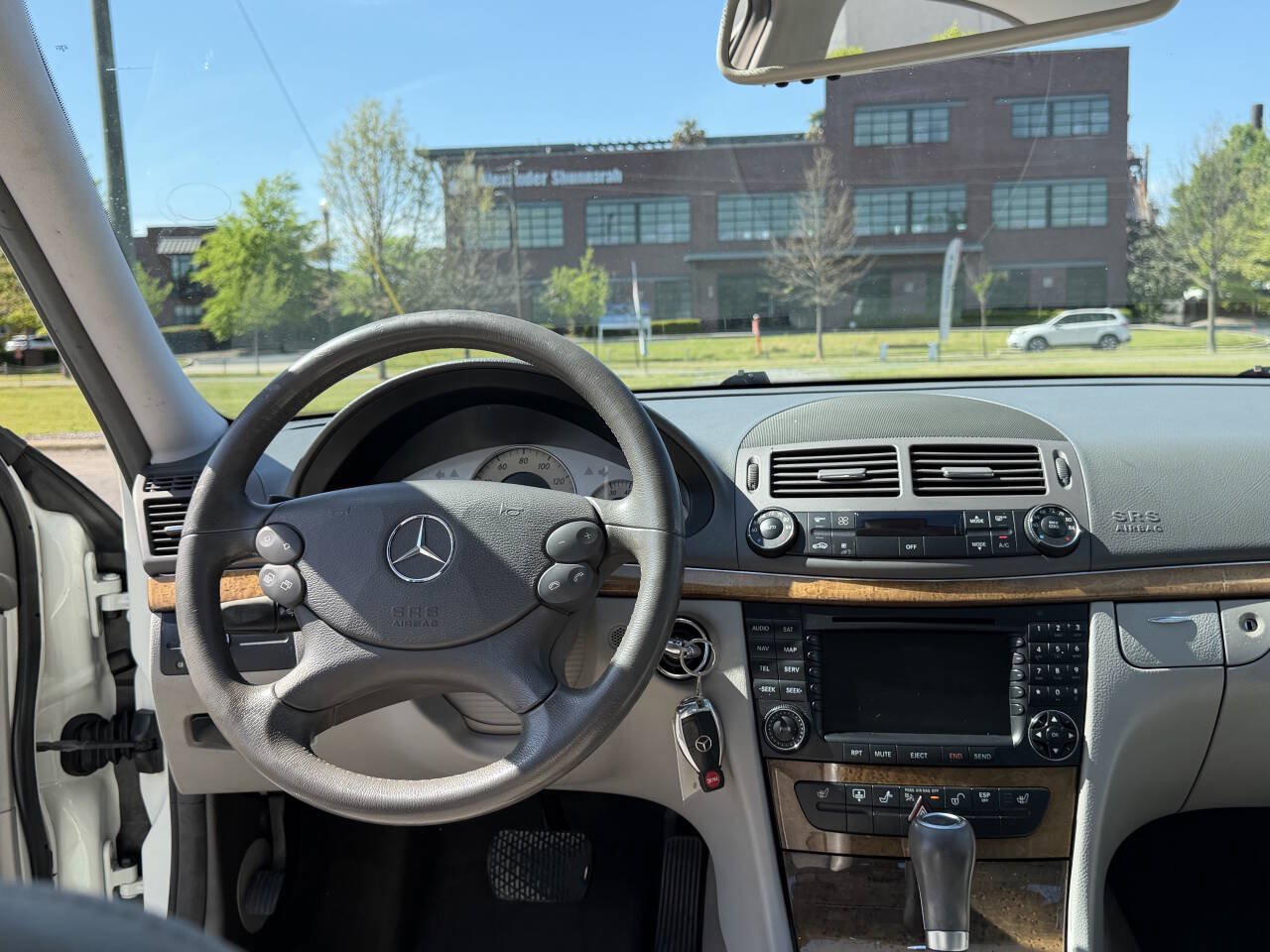 Used 2008 Mercedes-Benz E 350 4MATIC Sedan image 16