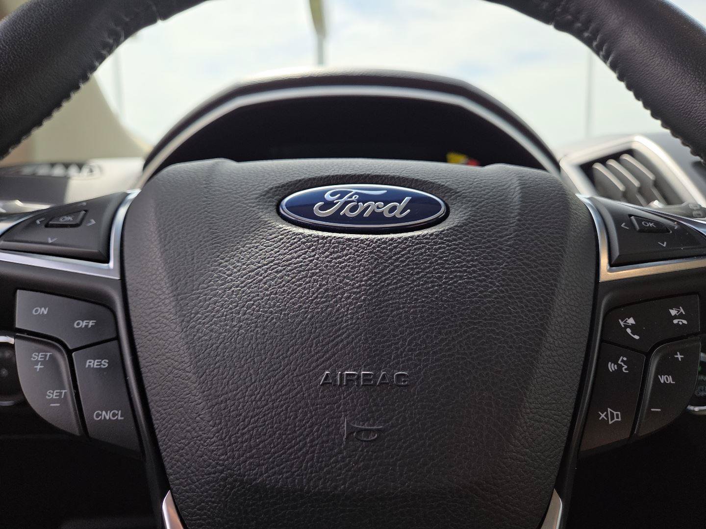 Used 2018 Ford Edge SEL w/ Equipment Group 201A FWD image 19