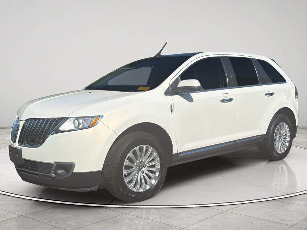 Used 2013 Lincoln MKX AWD image 3
