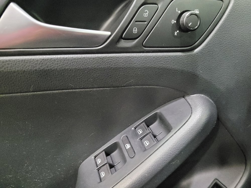 Used 2015 Volkswagen Jetta S FWD image 27