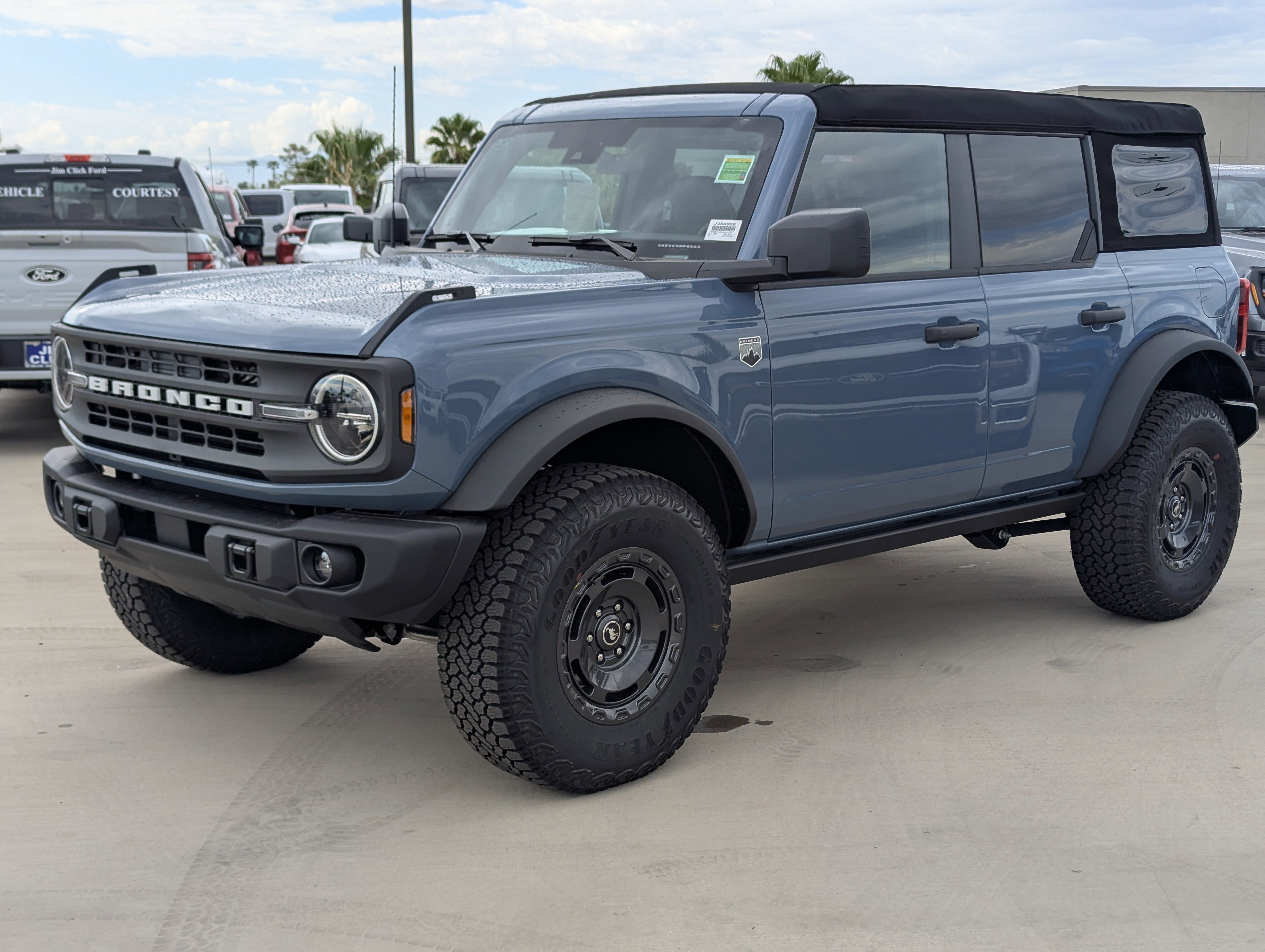 New 2025 Ford Bronco Big Bend w/ Black Diamond Package image 5