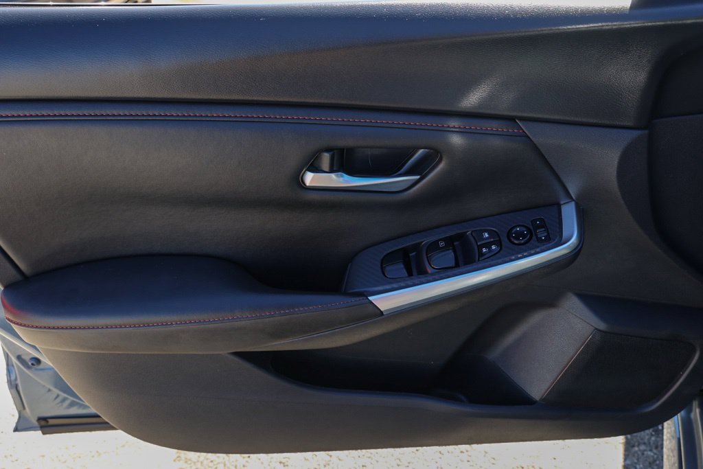 Used 2025 Nissan Sentra SR FWD image 23