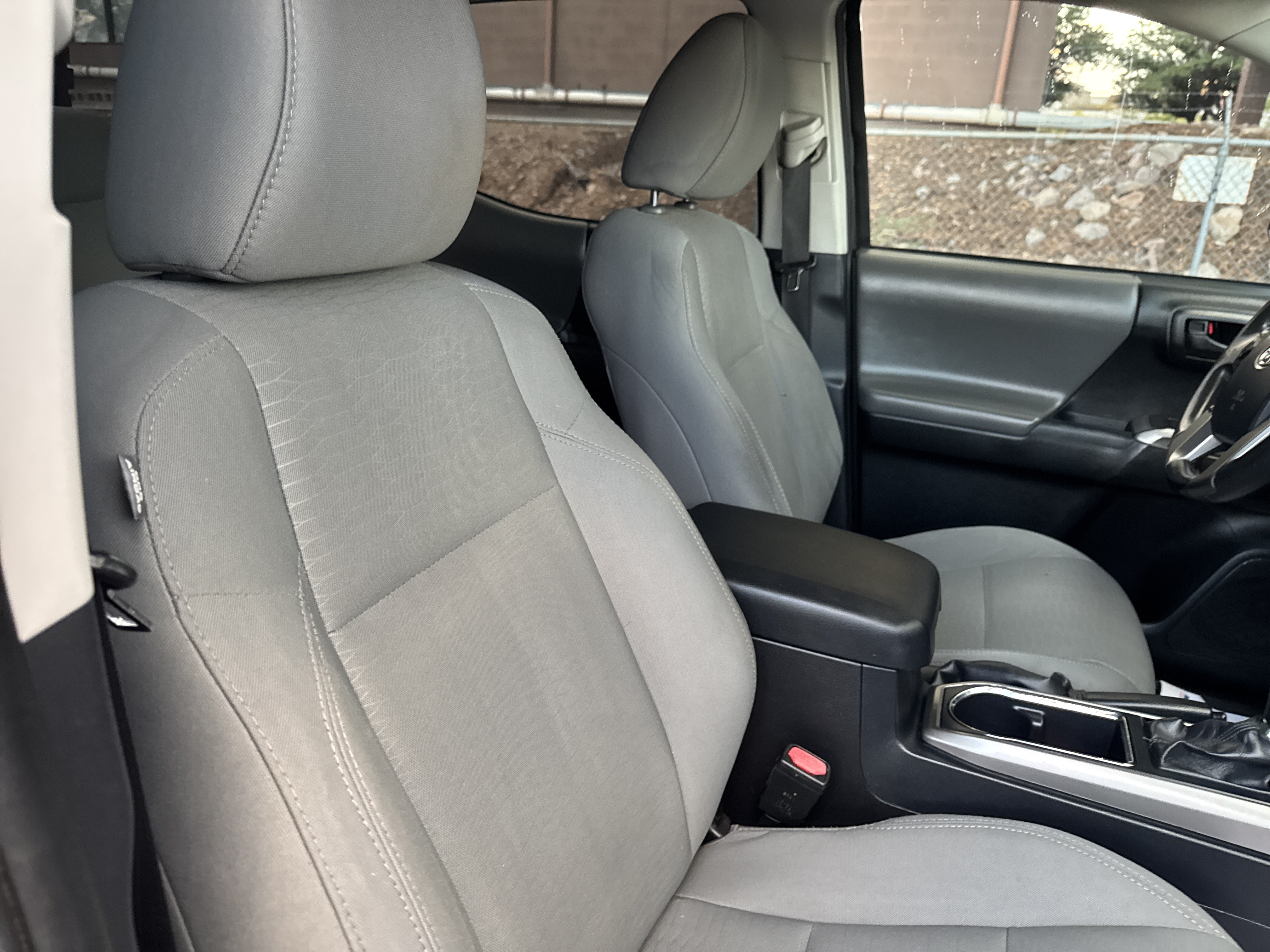 Used 2016 Toyota Tacoma SR5 w/ SR5 Appearance Package (SN) RWD image 18