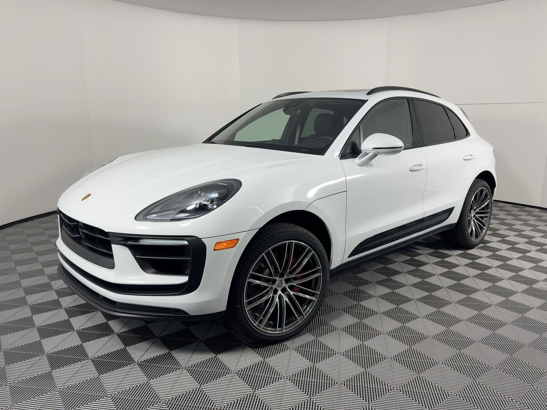 Used 2026 Porsche Macan S image 1