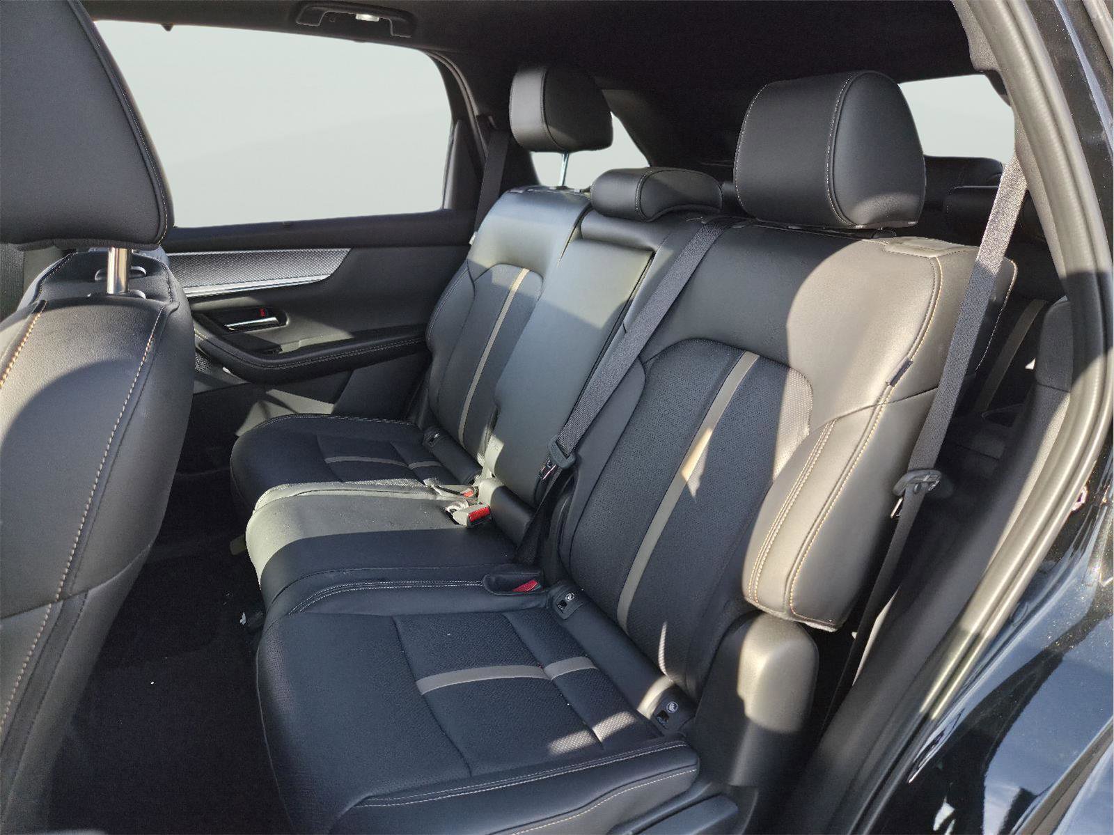 Used 2025 MAZDA CX-90 3.3 Turbo S w/ Premium Package image 11