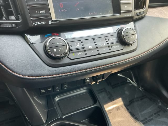Used 2018 Toyota RAV4 SE AWD/4WD image 24