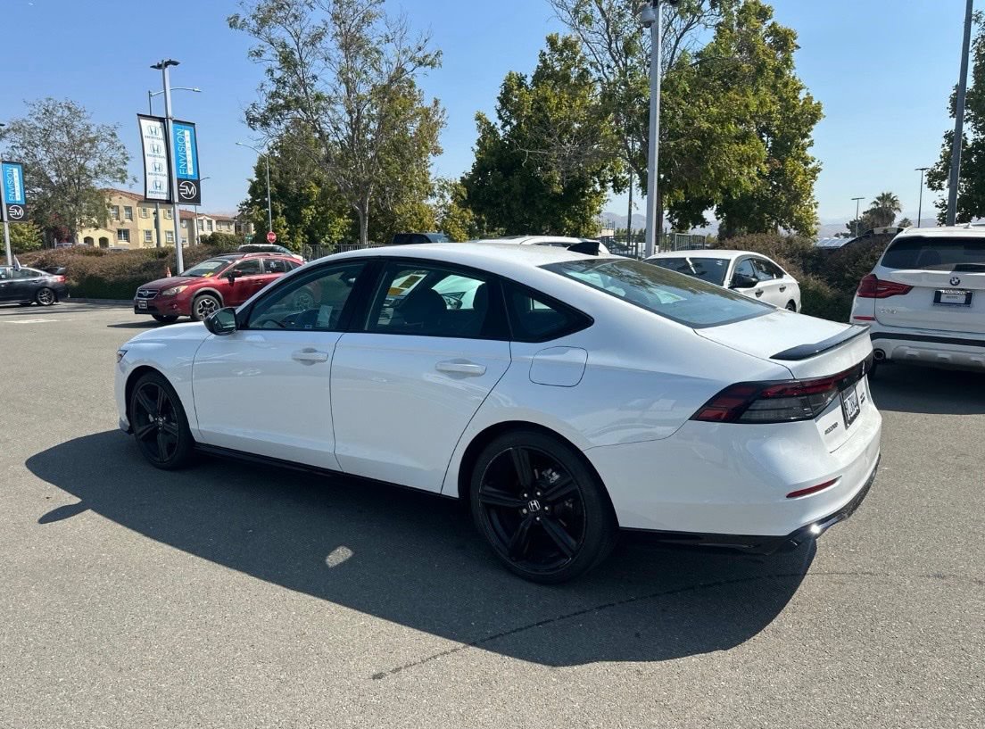 Used 2024 Honda Accord Sport image 4