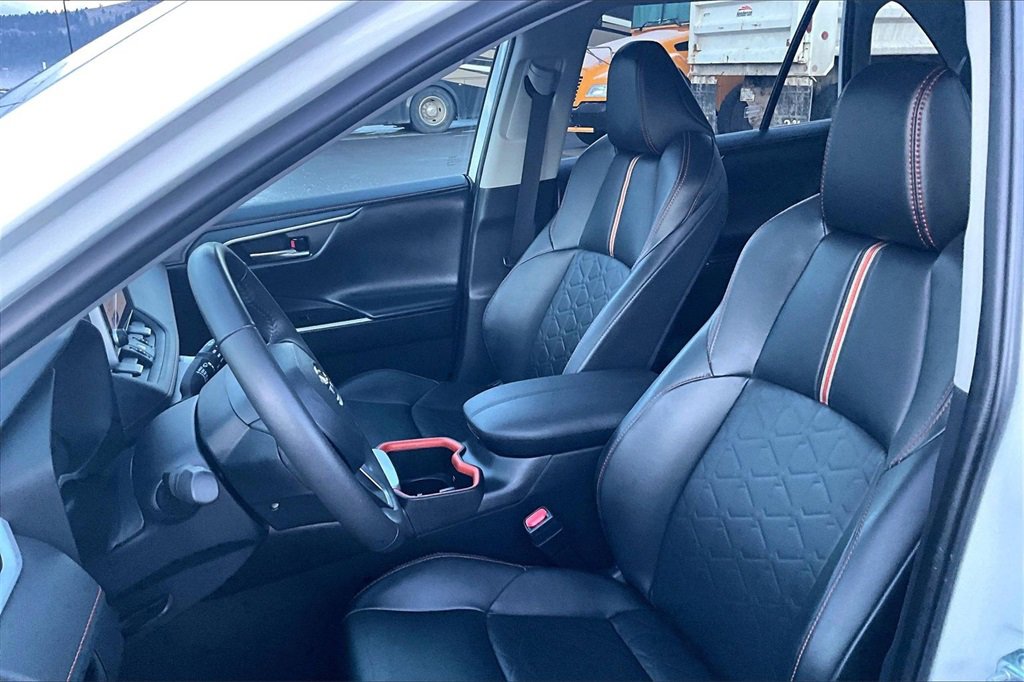 Used 2024 Toyota RAV4 Adventure image 25