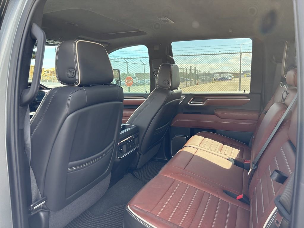 Used 2025 GMC Sierra 3500 Denali Ultimate image 8