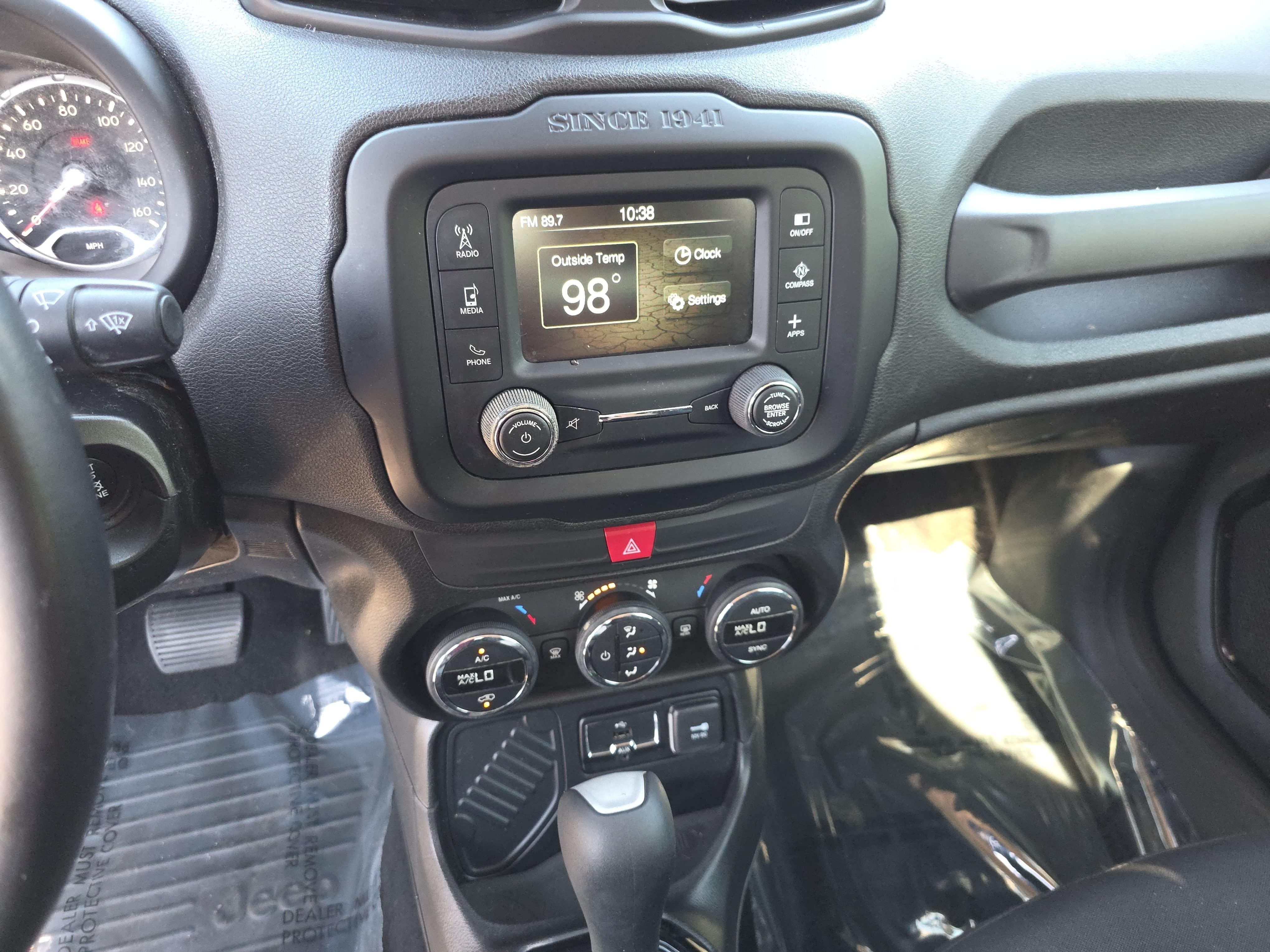 Used 2017 Jeep Renegade Altitude FWD image 17