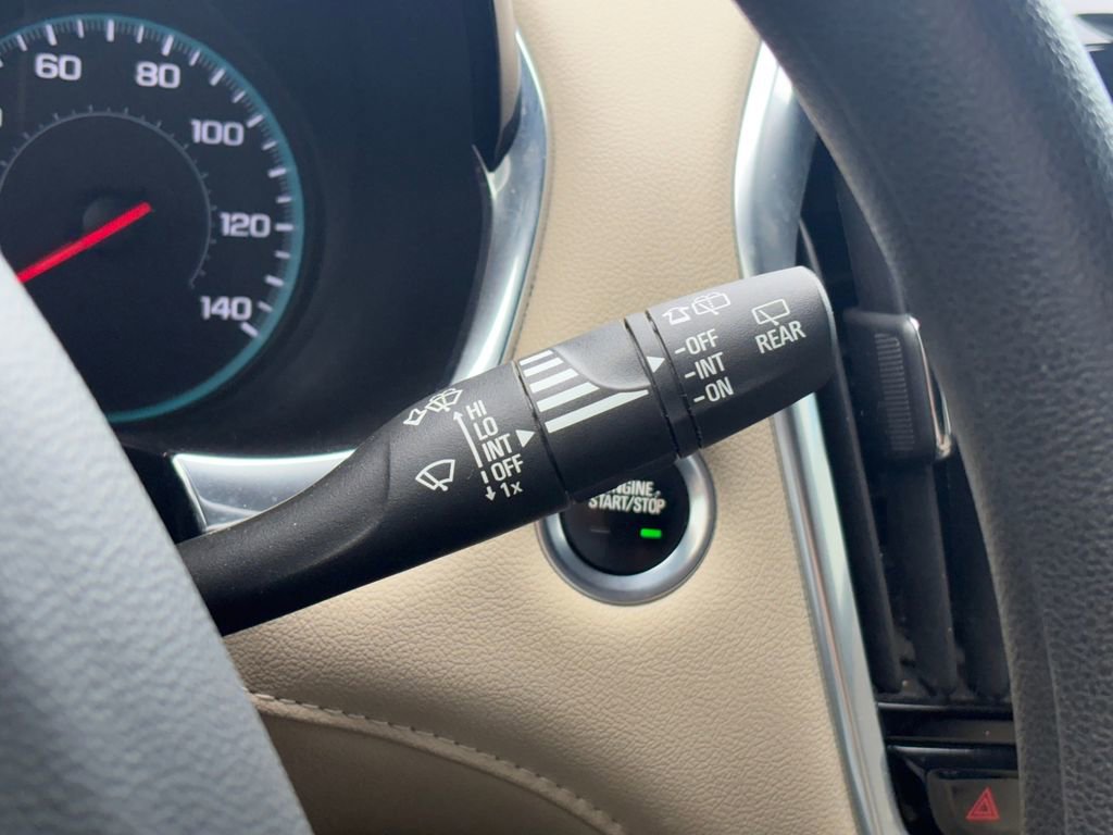 Used 2022 Chevrolet Traverse LS FWD image 16
