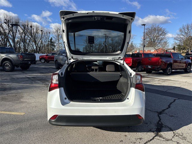 Used 2022 Toyota Prius LE image 27