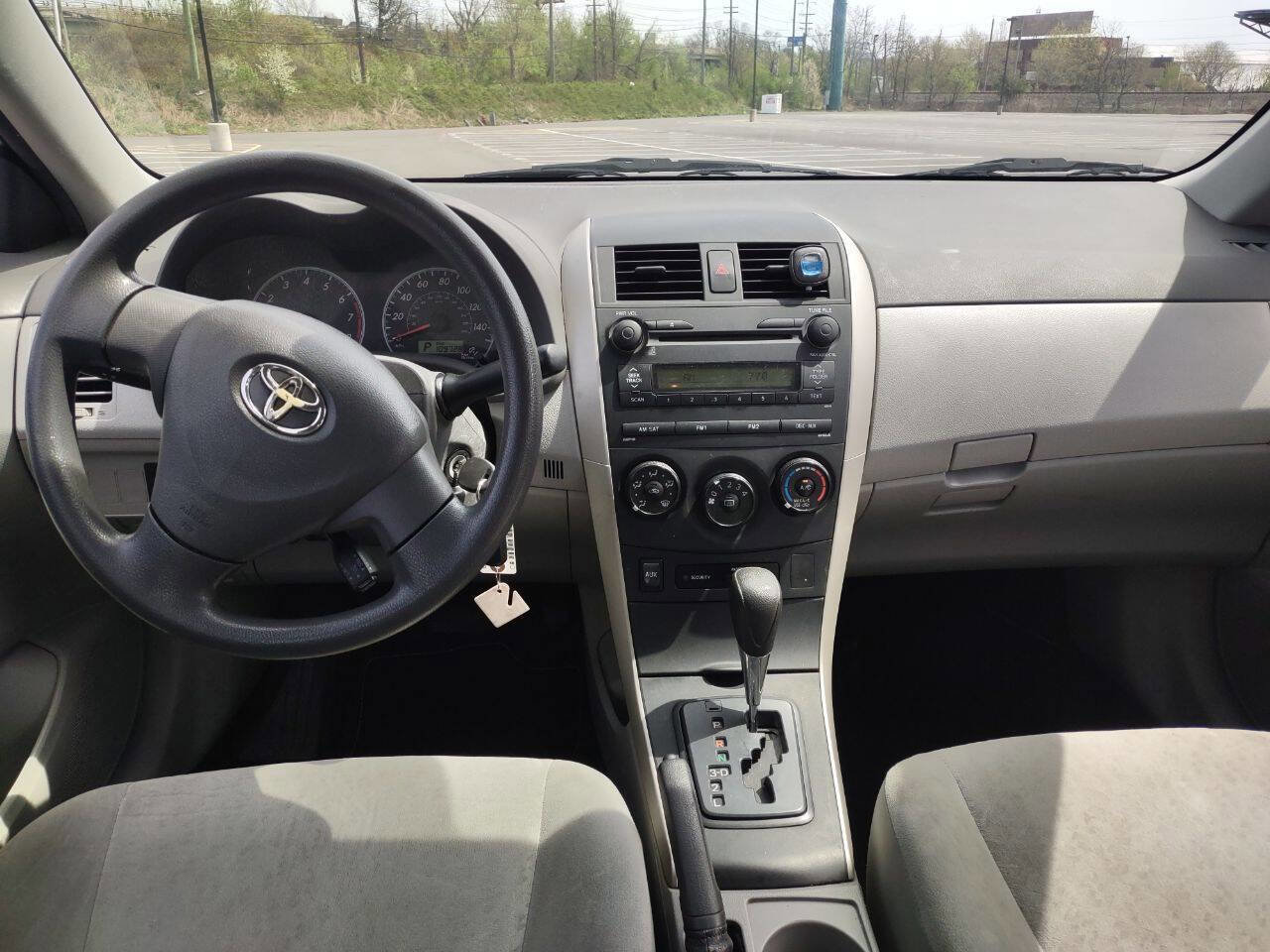 Used 2009 Toyota Corolla LE FWD image 8