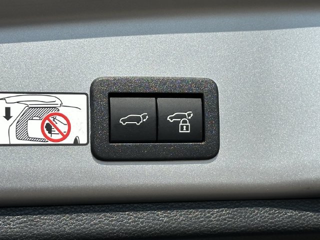 Used 2026 Toyota Corolla Cross XLE w/ Convenience Package FWD image 30