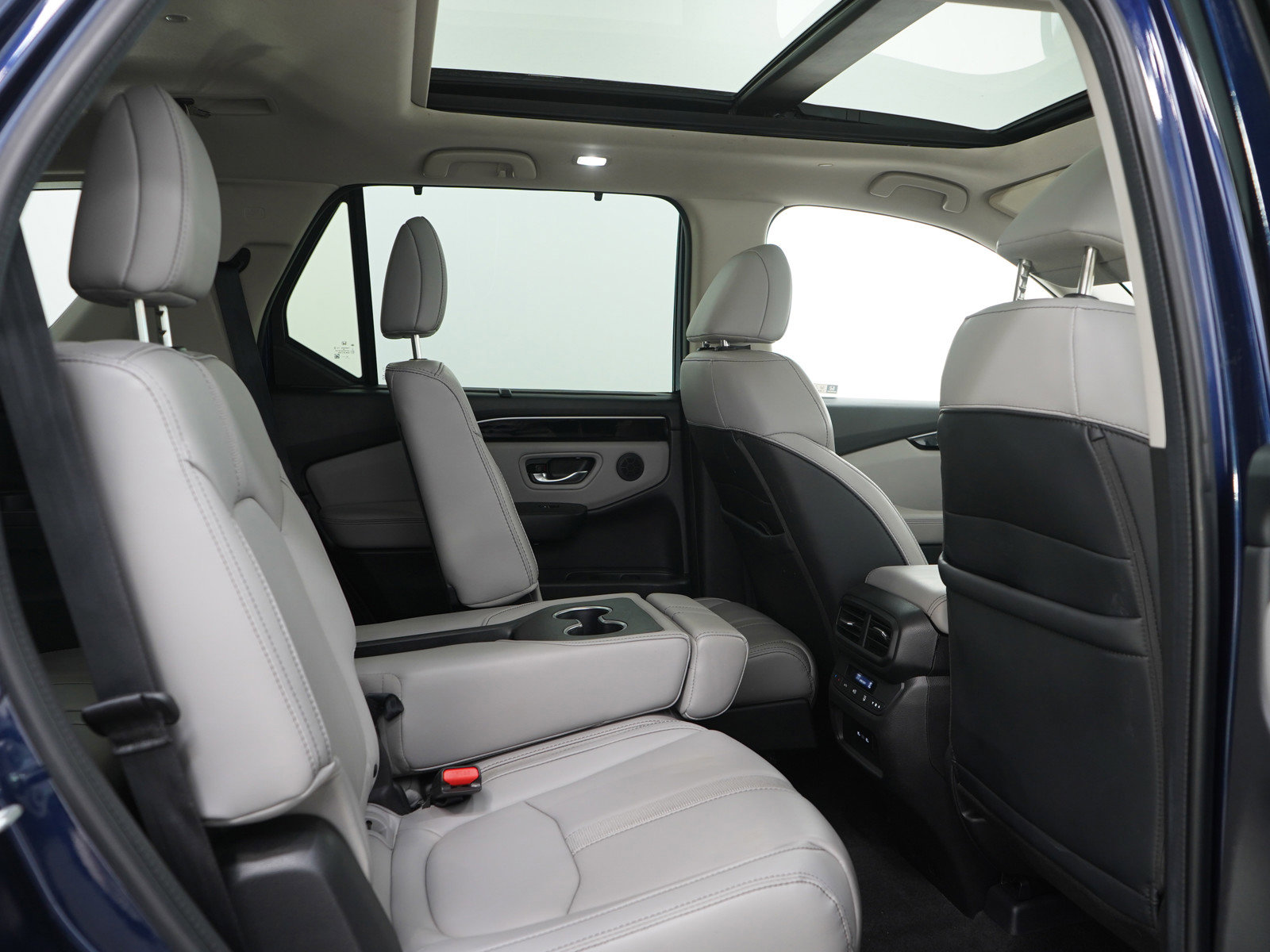 Used 2024 Honda Pilot Touring image 14