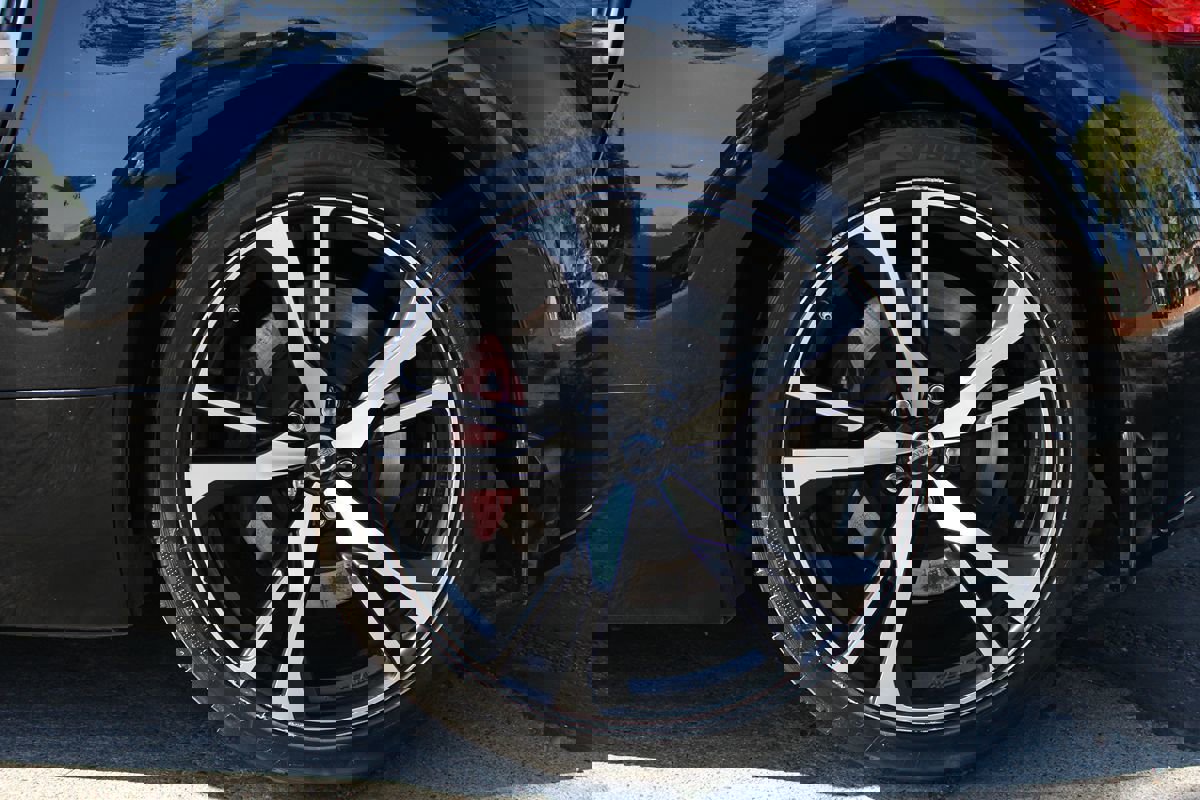 Used 2018 Nissan 370Z w/ Sport Package image 34