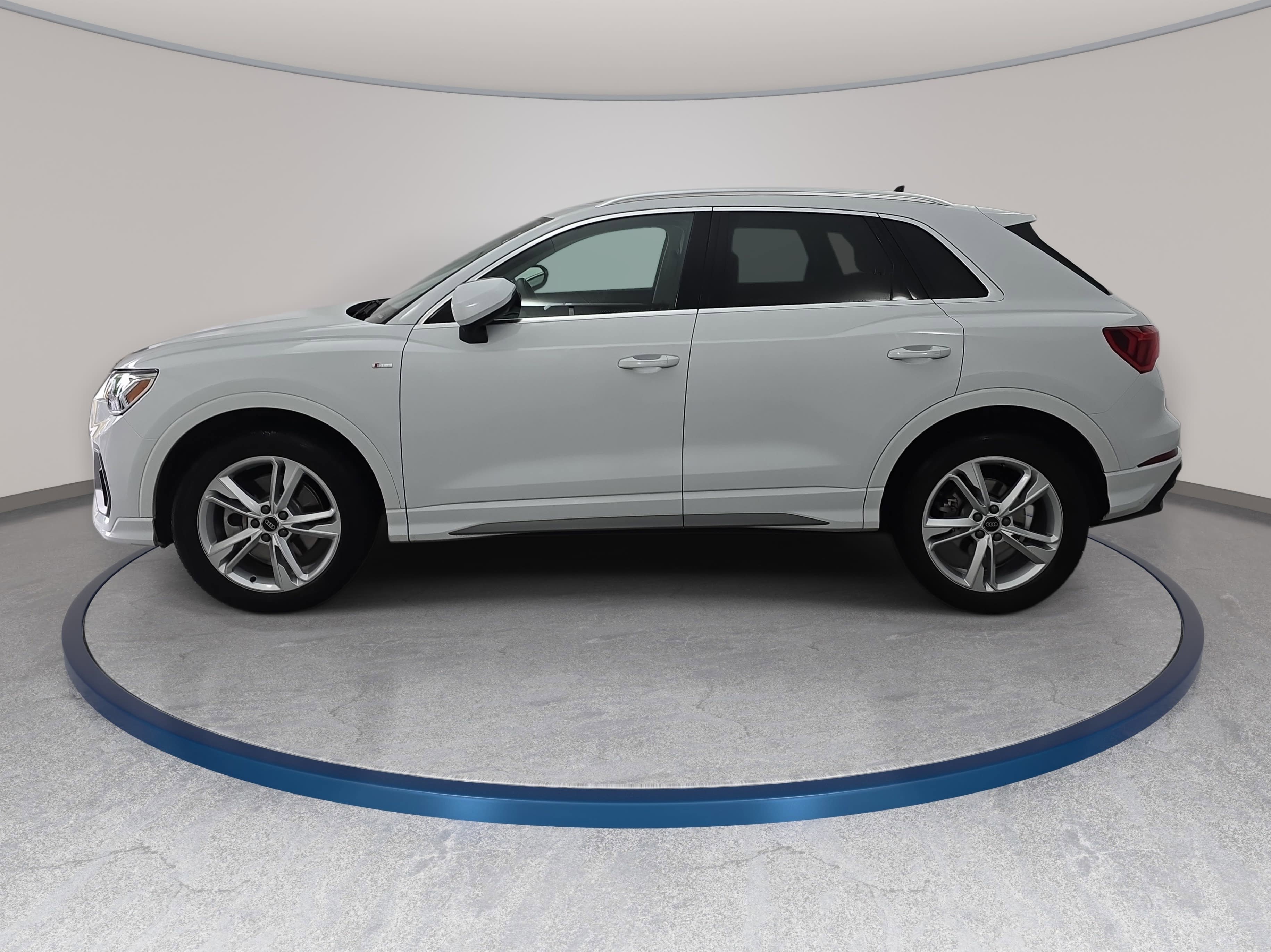 Used 2024 Audi Q3 2.0T Premium Plus w/ Premium Plus Package AWD/4WD image 8