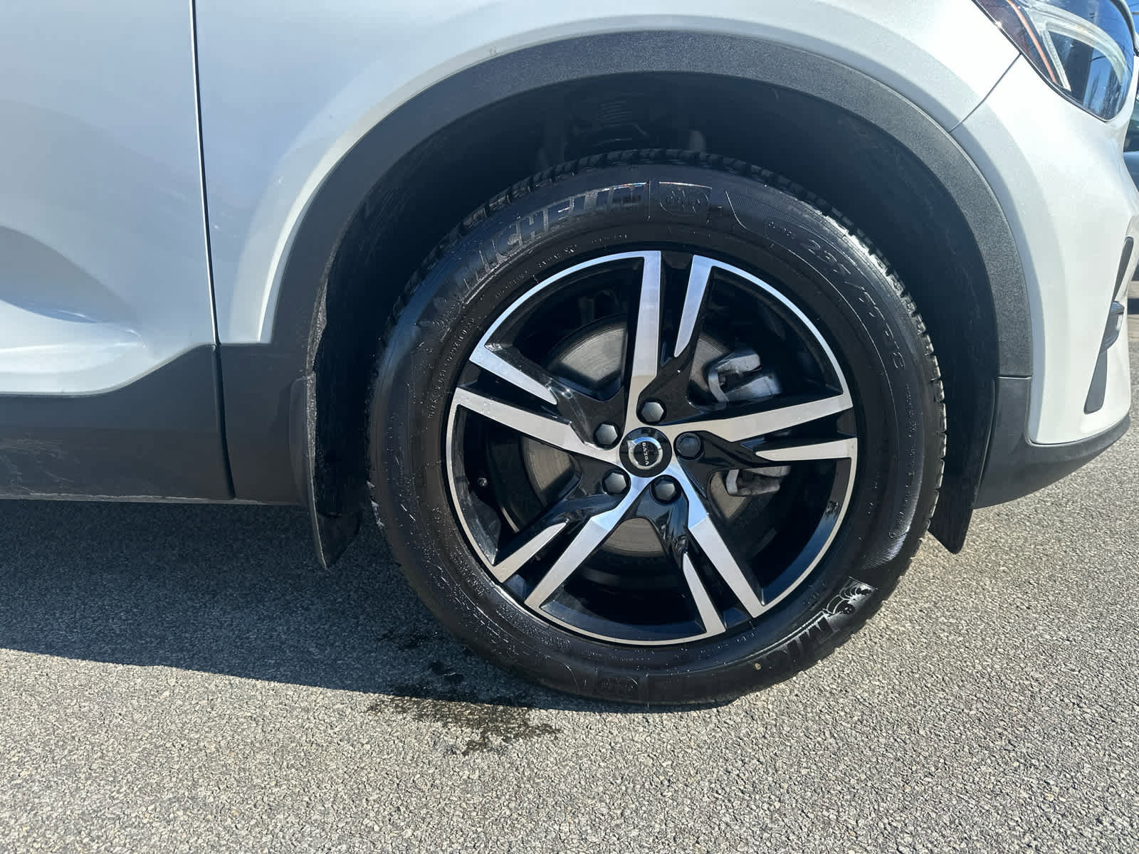 Certified 2023 Volvo XC40 B5 Core w/ Convenience Package image 9