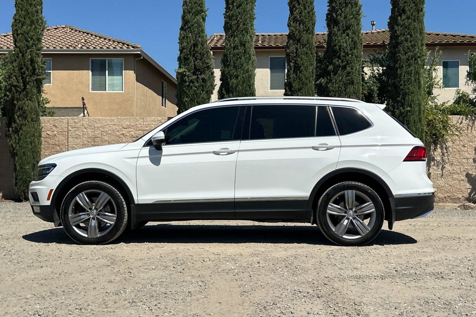 Used 2018 Volkswagen Tiguan SEL Premium AWD/4WD image 6