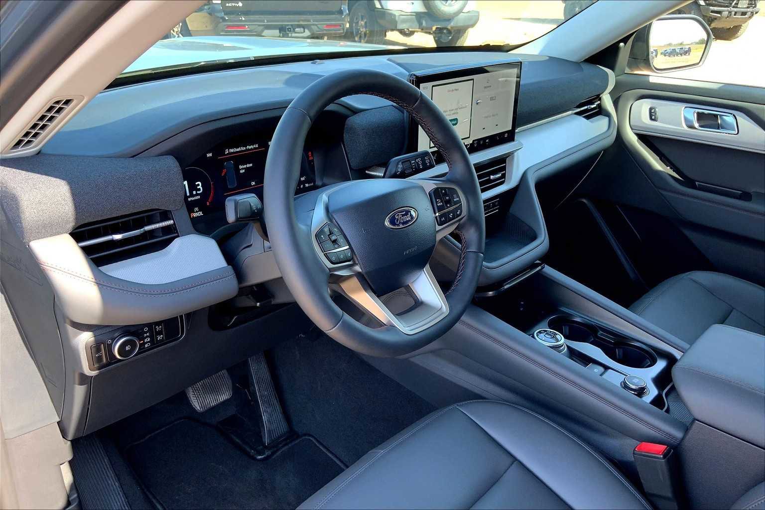 New 2025 Ford Explorer Active w/ Active Comfort Package image 8