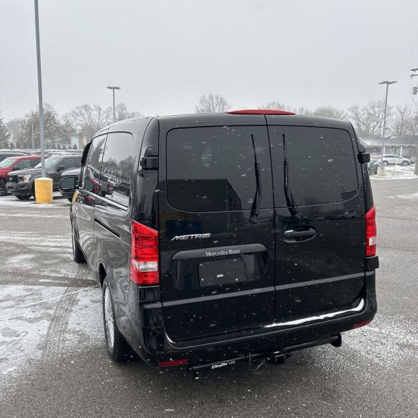 Used 2018 Mercedes-Benz Metris Passenger image 7