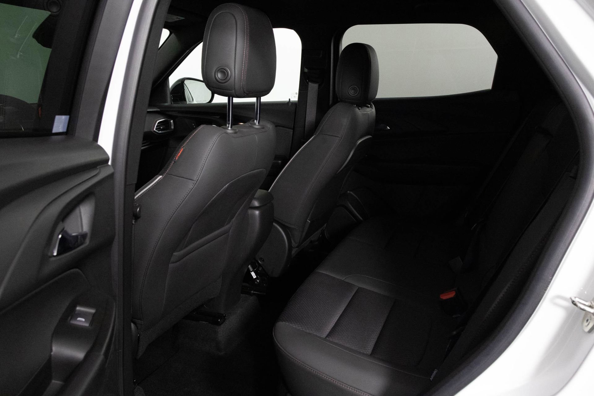Used 2023 Chevrolet TrailBlazer RS FWD image 35