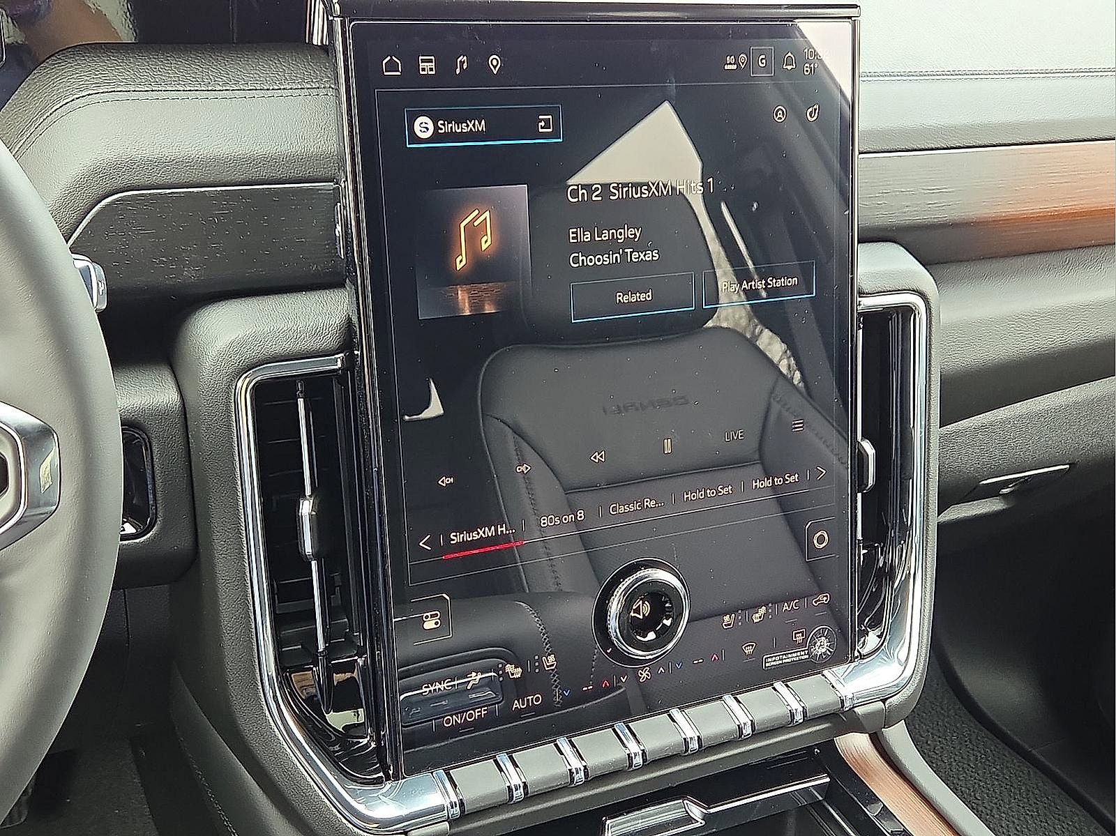 New 2026 GMC Yukon Denali w/ Sun & Power Step Package image 18