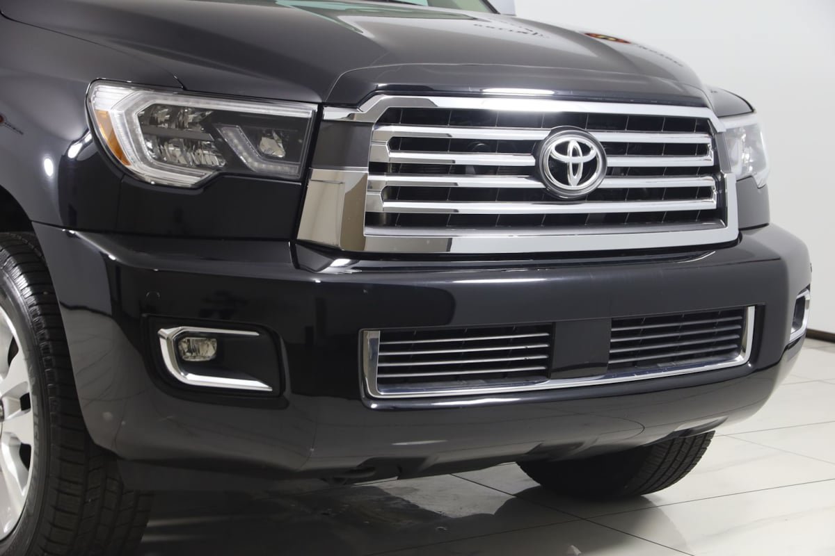 Used 2020 Toyota Sequoia Platinum AWD/4WD image 39