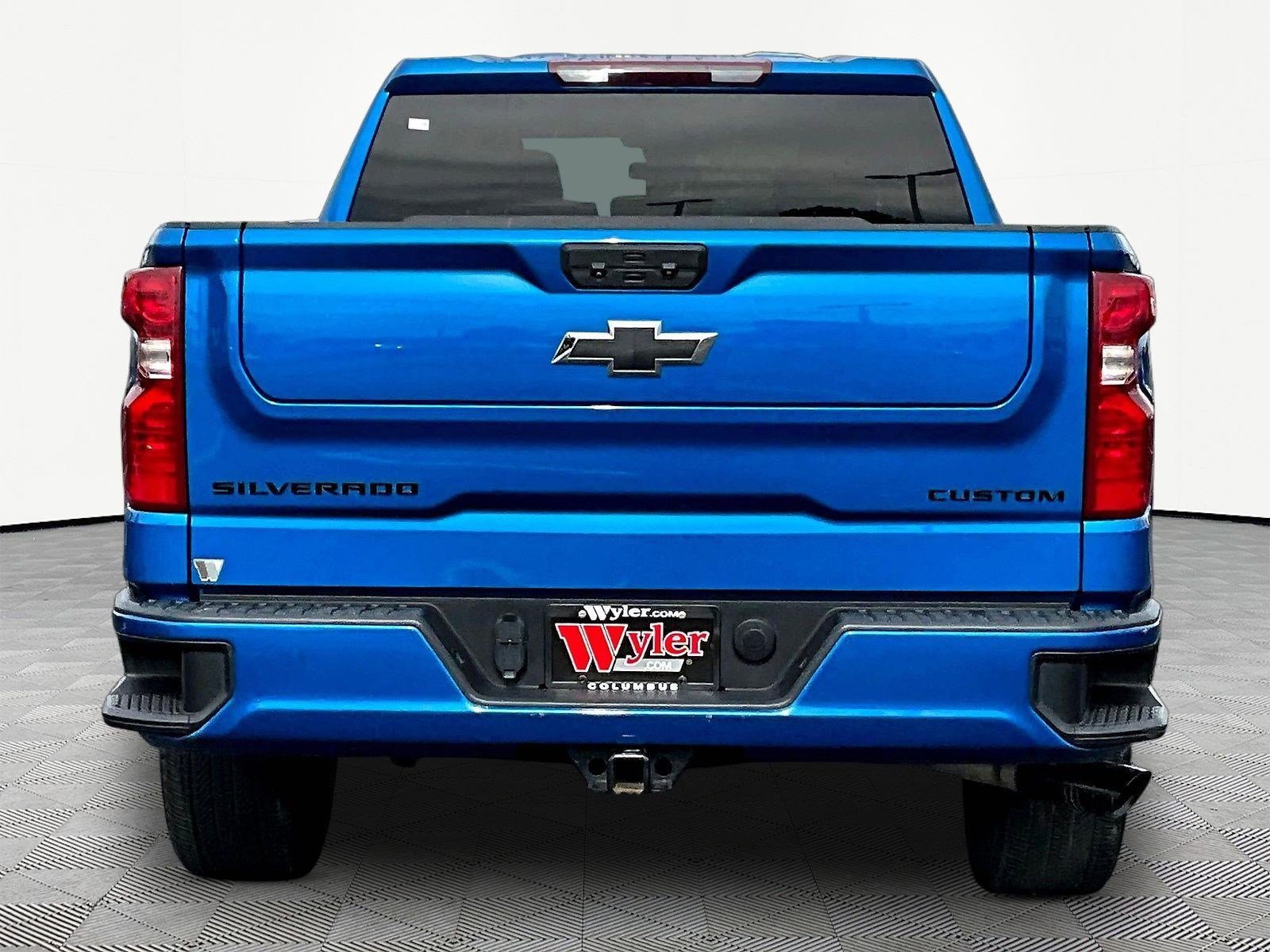 Used 2024 Chevrolet Silverado 1500 Custom w/ LPO, Dark Essentials Package AWD/4WD image 5