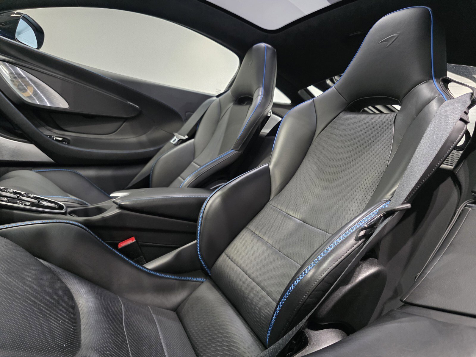 Used 2023 McLaren GT image 8