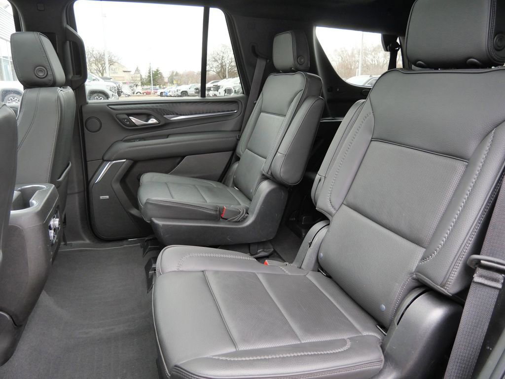Used 2022 GMC Yukon Denali w/ Denali Premium Package AWD/4WD image 31